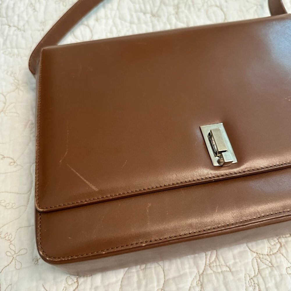 Authentic Vintage Gucci Square Flap Leather Shoulder Bag - Picture 2 of 15